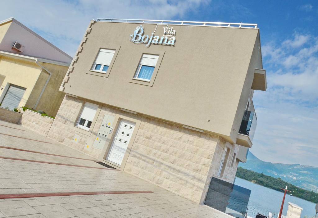 טיווט Apartments Bojana מראה חיצוני תמונה